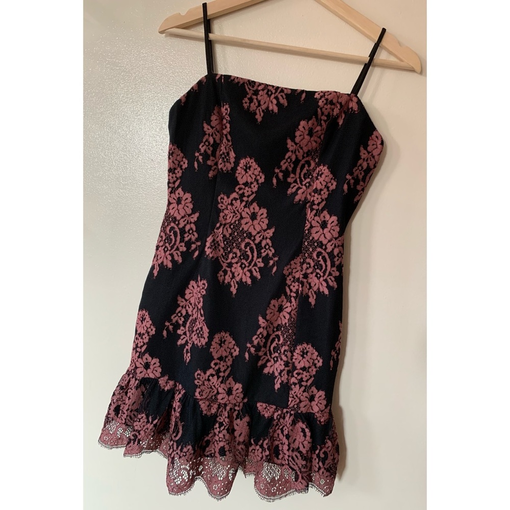 NBD • XS • Black Mini Dress Mauve Lace Overlay V-Back